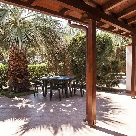 Spacious Aparyment In With Pool * 캄포펠리체 디 로첼라