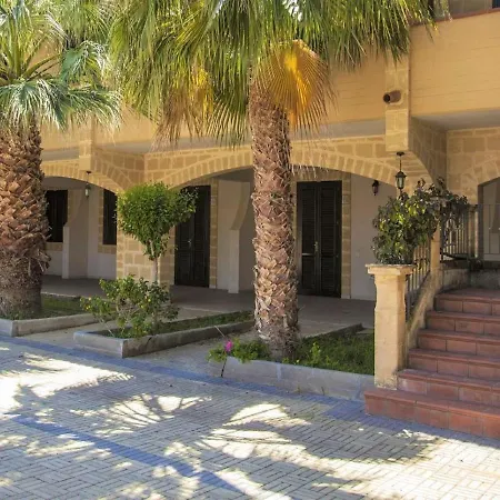빌라 Spacious Aparyment In With Pool *