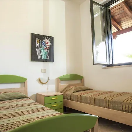 Spacious Aparyment In With Pool * 캄포펠리체 디 로첼라