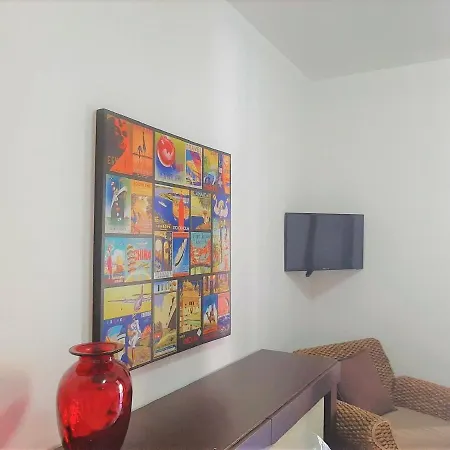 빌라 Spacious Aparyment In With Pool 캄포펠리체 디 로첼라