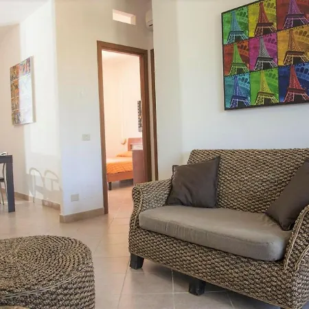 Spacious Aparyment In With Pool 캄포펠리체 디 로첼라